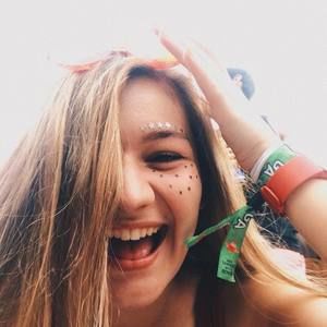 Meet your Posher, Amna